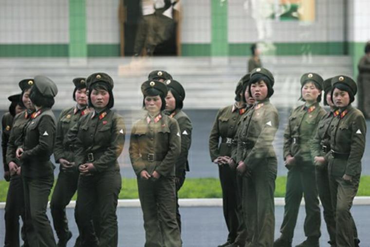 북한 여군