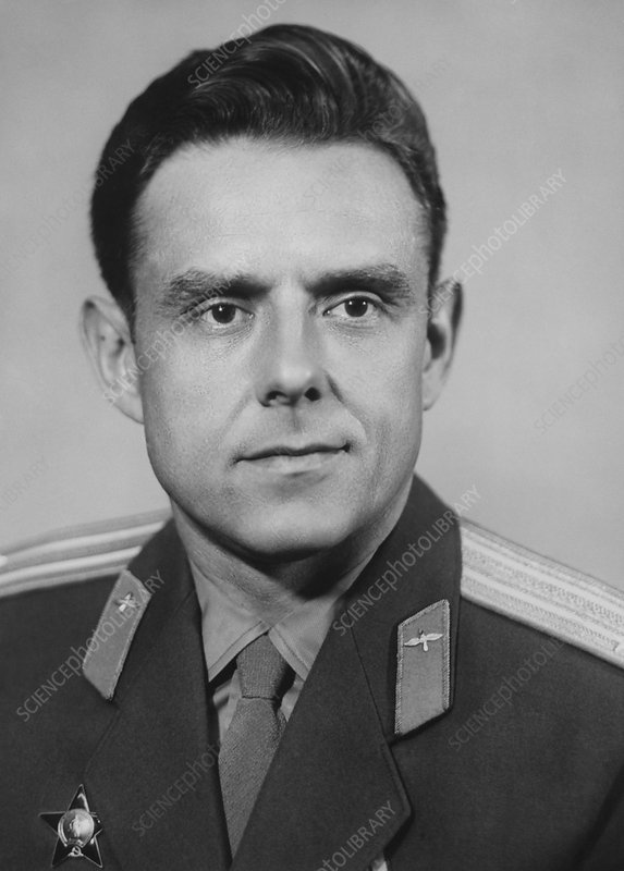 H4110162-Vladimir_Komarov,_Soviet_cosmonaut.jpg