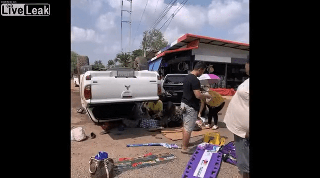 Truck loses control and rolls over causing a woman to be trapped.mp4_20190424_141931.632.png