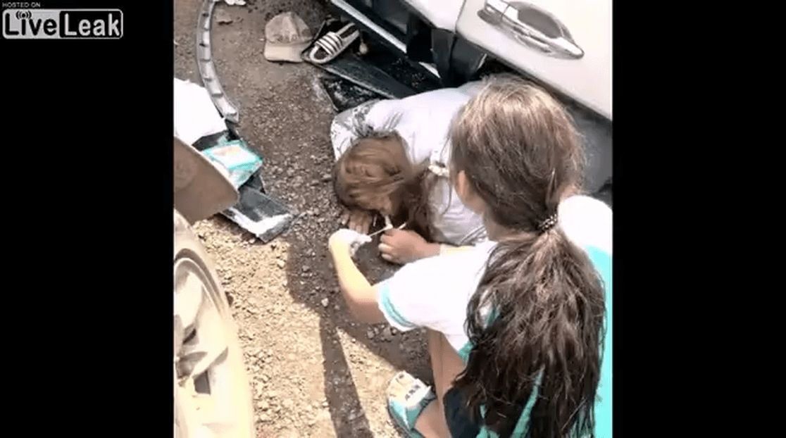 Truck loses control and rolls over causing a woman to be trapped.mp4_20190424_141923.096.png
