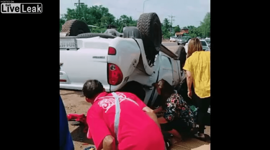 Truck loses control and rolls over causing a woman to be trapped.mp4_20190424_141929.032.png