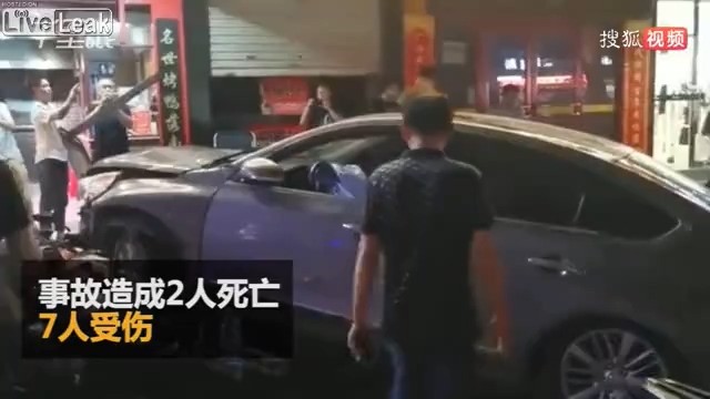 Drunk driver runs over a group of people in the crosswalk, killing 2.mp4_20190823_160622.456.jpg