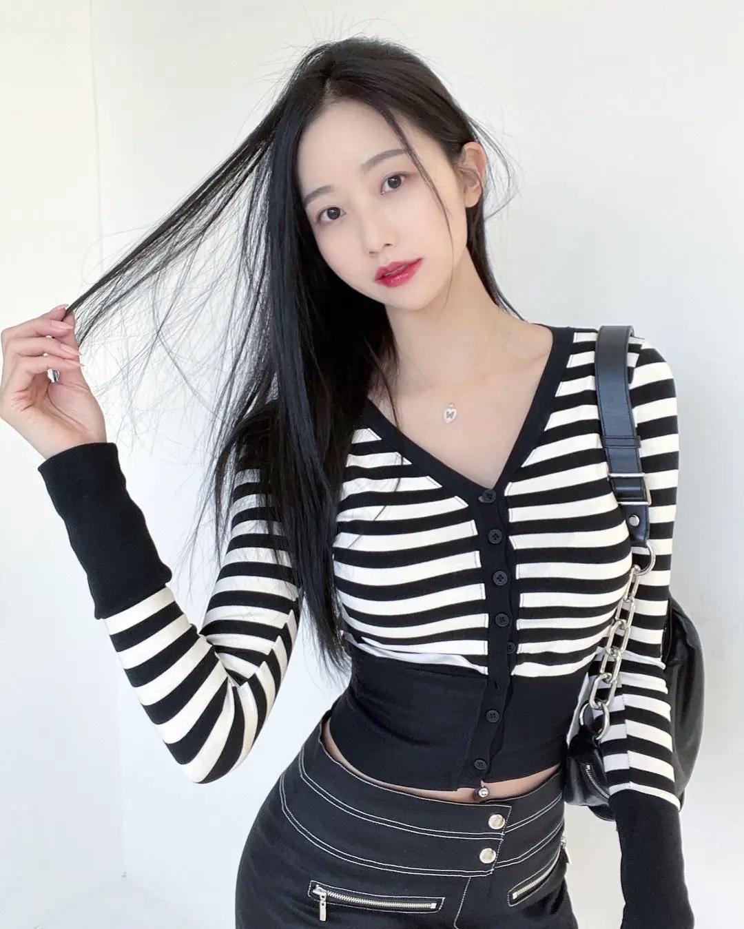 모델 김현진1_2.webp.jpg