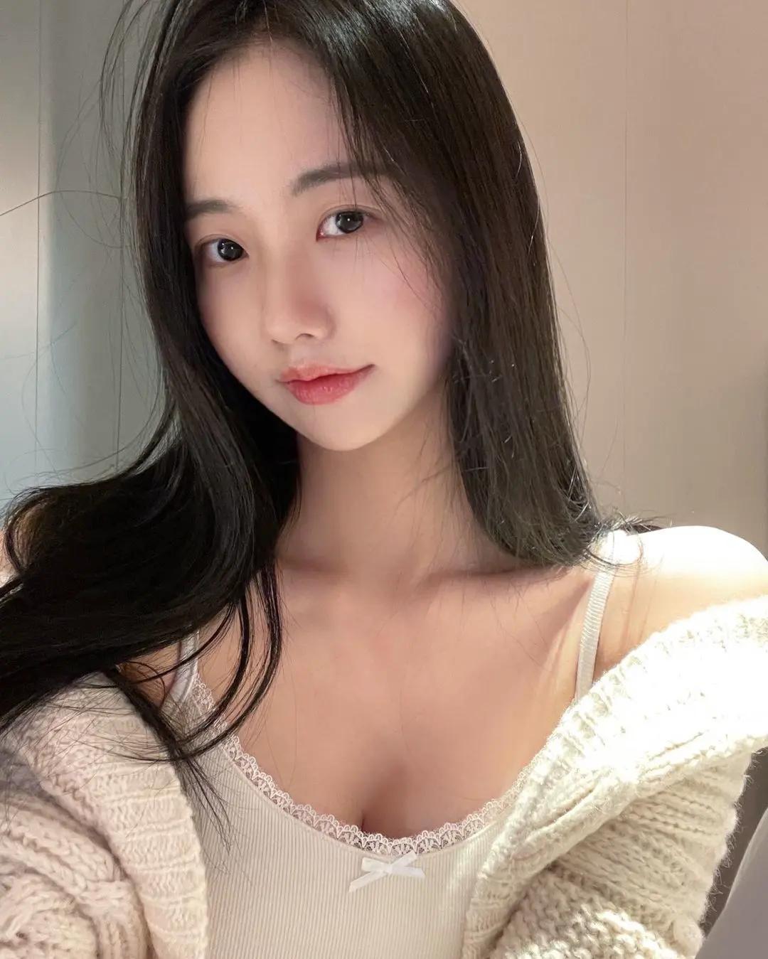 모델 김현진1_1.webp.jpg