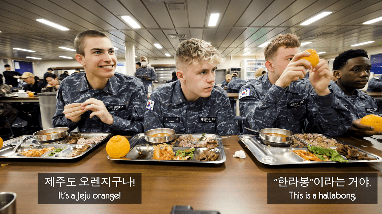 군대 밥이 이렇다고_! 대형수송함 마라도함 짬밥 먹고 반한 영국 대학생들!! 13-15 screenshot.png 영국남자 채널에 나온 해군 점심메뉴