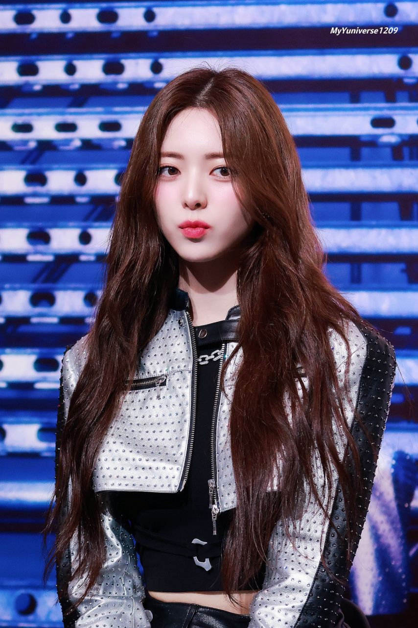 ITZY 유나1_1.jpg